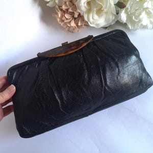 Bolso de mano negro pequeño, bolso de noche de cuero, bolso de mano retro MCM, bolso de mano de noche, bolso de mediados de siglo, bolso de mano de baquelita, regalo para niños de los 90