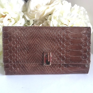 Kunstleder Brieftasche, Braun Fake Schlangenleder Trifold, Designer Geldhalter, Liz Claiborner Brieftasche, Münzfach, ID- & Kreditkartenhalter Steckplätze