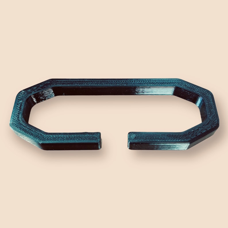 Kling - Backpack Strap Management Accessory image 1