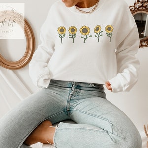 Sunflower Crewneck Sweatshirt| Cute Sunflower Floral Sweater| Plant Lover Shirt| Gardener Shirt Gift| Flower Tshirt| Plant Lady Shirt Gift