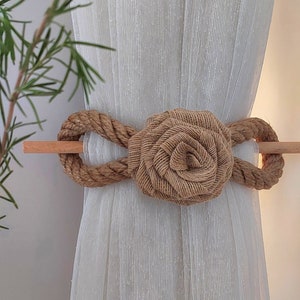 2 Pcs Handcrafted Curtain Tiebacks with Jute Rope and Handmade Rose Detail - Perfect Gift Idea - Wood Pin - Gift Shopping
