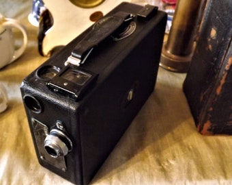 Vintage CINE-KODAK Model BB moving picture camera w/case