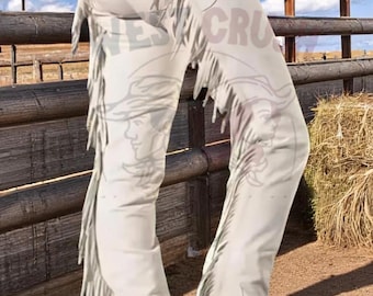 Damen Westernkleidung 100% Geniune Wildleder Westernlederchapel Fransen Lederhose Lederchapel