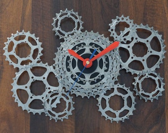 Horloge murale de vélo, Horloge de vélo, Cadeau de cycliste, Pièces de vélo recyclées, Décoration de vélo, Horloge à engrenages à cassette, Horloge à pignon, Décor d’art cycliste