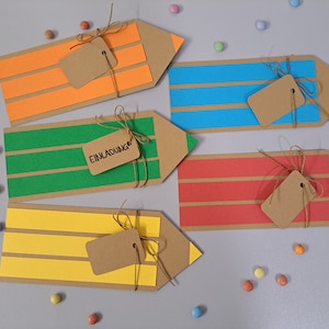 Einladungen zur Einschulung/Zuckertütenfest. Zum selbst basteln (DIY) oder bereits fertig. Tolle Einladungen für Verwandte und Freunde.