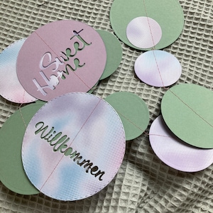 Entrance door • Paper garland/chain can be personalized