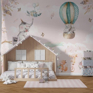 Niedliche Tiere, die auf rosa Wolken singen Kinderzimmer-Tapete, Elefant-Fuchs-Kaninchen-Vögel İn dem fliegenden Ballon-selbstklebendes Schälen und aufkleben