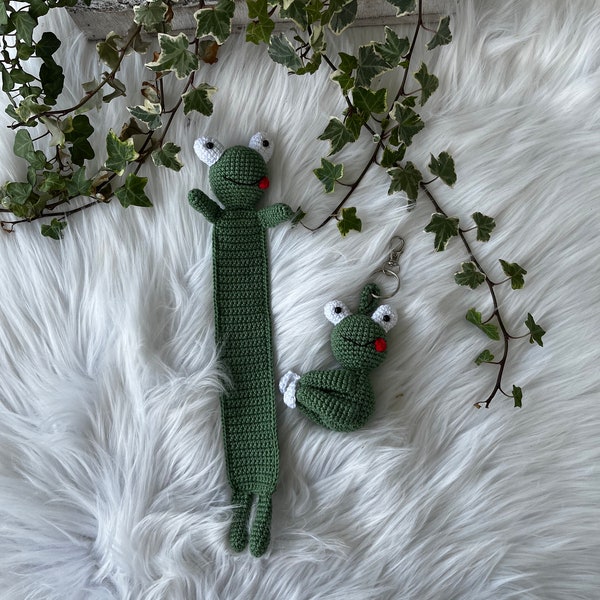 Crocheted bookmark and keychain bag charm | Amigurumi frog | Gift idea | Reading | Handcraft | Reading | Vividplaceshop
