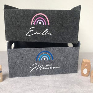 Spielzeugkiste Filz personalisiert, Filzbox mit Name Design Regenbogen