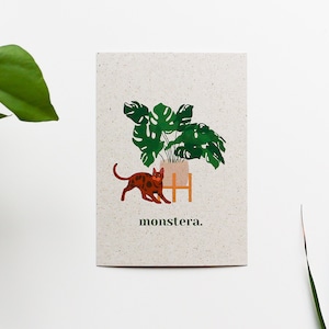 Postkarte aus Graspapier mit Bengalkatze und Monstera Pflanze, Grußkarte nachhaltig für Katzenliebhaber Pflanzenliebhaber Urban Jungle Fan