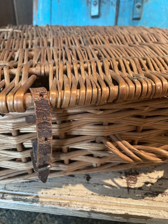 Picnic hamper basket storage - image 3