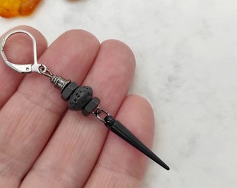 Orecchino pendente con punta nera, gioielli unisex gotici, pendente in pietra lavica