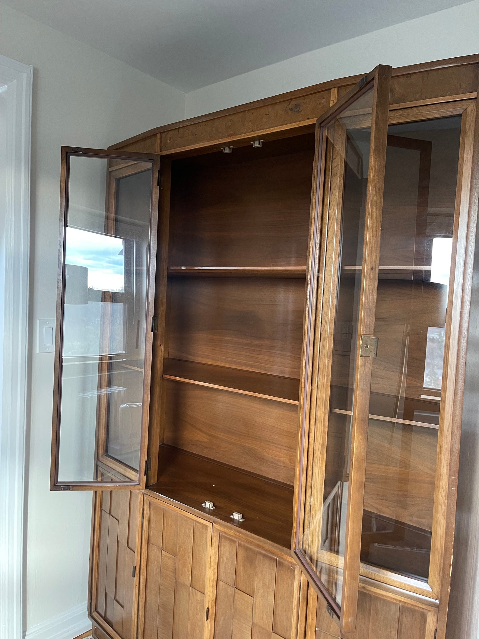 Mid-century Kroehler China Hutch Cabinet - Etsy