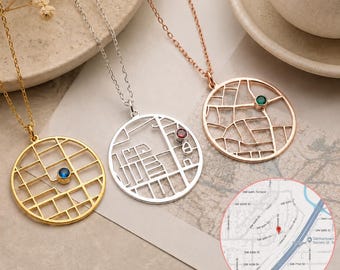 Collana con mappa in argento e pietra portafortuna, collana "Dove ci siamo incontrati", collana con coordinate, collana "Primo bacio", collana con luogo, collana con mappa personalizzata