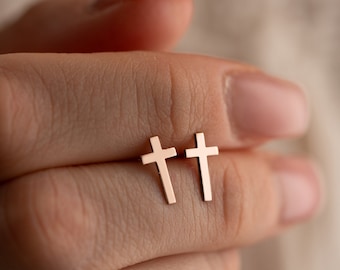 Sterlingzilveren kruisoorbellen: minimalistische religieuze sieraden