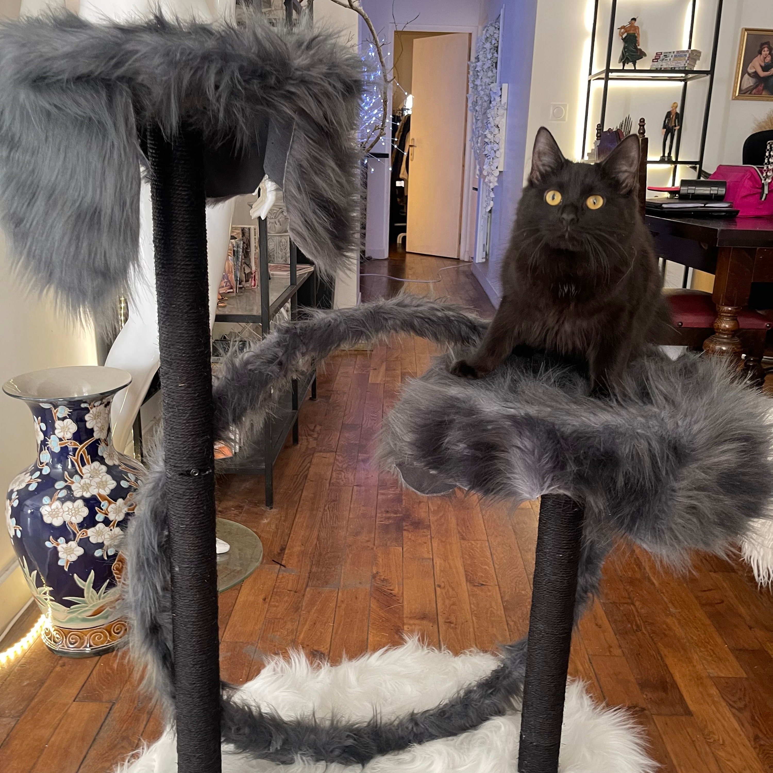 Arbre à Chat en Fourrure, Design