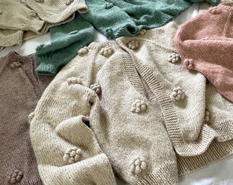 Gänseblümchen-Mohair-Cardigan, handgestrickter grüner Chunky-Pullover für Damen, handgemachter flauschiger 3D-Blumen-Woll-Cardigan – MINTGRÜN