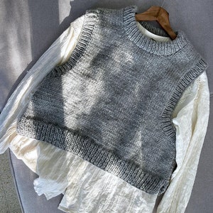 Chunky Wool Sweater Vest, Hand Knit Vest for Women&#39;s, 100% Wool Grey Sleeveless Sweater, Handmade Cozy Knitwear