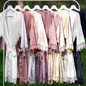 Satin Bridesmaid Robes Silk / Bridesmaid Proposal Robes / Bridesmaid Gifts Personalized / Wedding Party Gifts {SL}