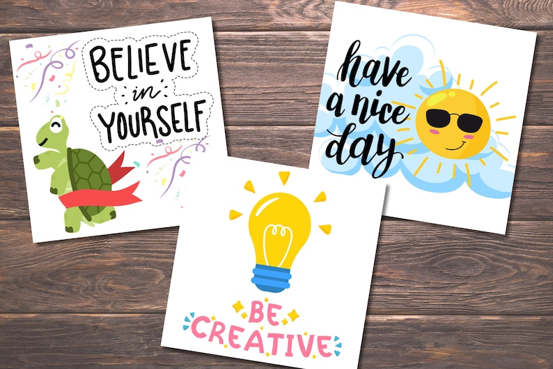 Puede incluir: Tres tarjetas imprimibles con mensajes inspiradores. La primera tarjeta presenta una tortuga verde con una cinta roja y el texto "Cree en ti mismo". La segunda tarjeta presenta una bombilla amarilla y el texto "S&eacute; creativo". La tercera tarjeta presenta un sol amarillo con gafas de sol y el texto "Que tengas un buen d&iacute;a".