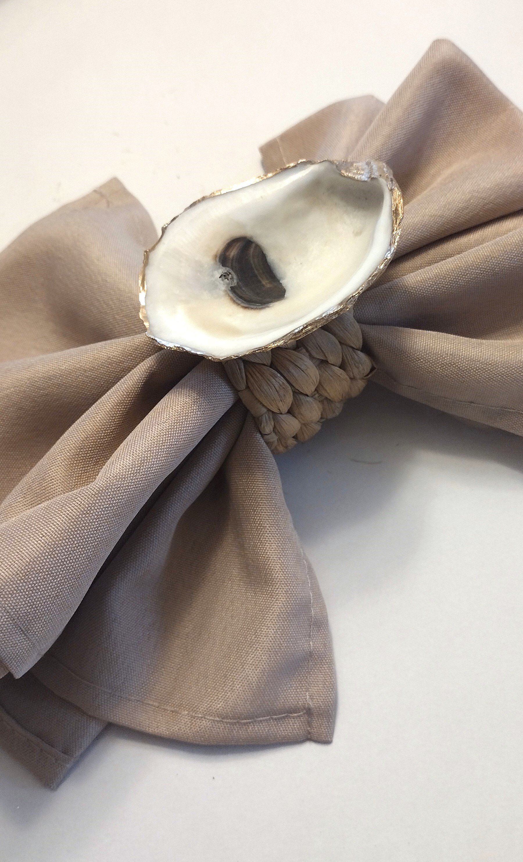 Set of 4 Oyster Shell Napkin Rings With Napkins | Oyster Shell Napkin ...