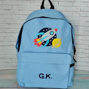 Vaisseau spatial sur l'espace et nom ou texte sur le sac à dos, personnalisé, brodé à la machine, idéal pour l'école, les activités de plein air
