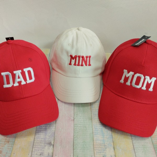 Papa, maman, mini | Chapeaux assortis | Lot de trois chapeaux | Broderie machine | Casquettes de baseball réglables