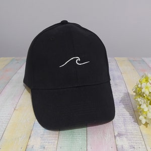 Wave | Machine embroidery | Adjustable baseball cap | Twill cotton fabric