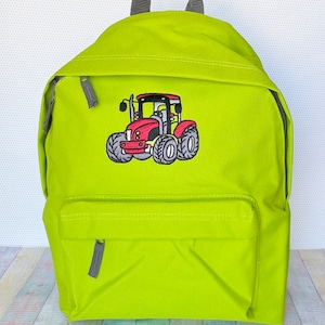 Tracteur et nom ou texte sur le sac à dos, personnalisé, brodé à la machine, idéal pour l'école, les activités de plein air