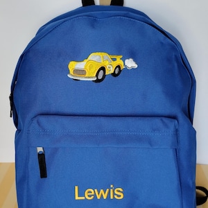 Voiture et nom ou texte sur le sac à dos, personnalisé, brodé à la machine, idéal pour l'école, les activités de plein air