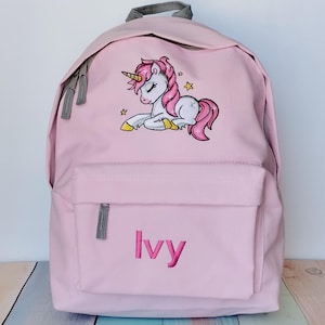 Licorne et nom ou texte sur le sac à dos, personnalisé, brodé à la machine, idéal pour l'école, les activités de plein air