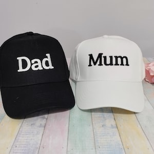 Dad | Mum | Set of two caps | Machine embroidery | Adjustable baseball caps