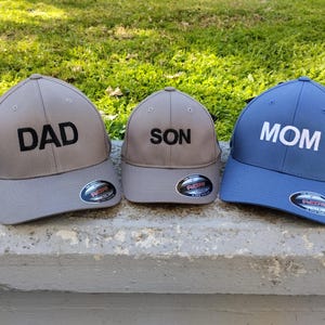 Dad, Mom, Son/Daughter, Matching hats for father, mother and child, Set of three fitted baseball caps for parents and kid, Embroidery