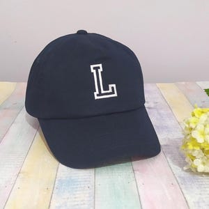 Initiale ou nom | Broderie machine | Casquette de baseball réglable | Tissu en coton sergé