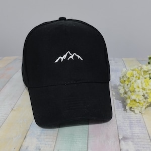 Mountain | Machine embroidery | Adjustable baseball cap | Twill cotton fabric