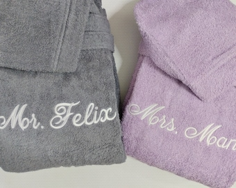 Terry hooded bathrobes - Set of two for couples - Mr and Mrs with initials or names - For him and her, Machine embroidered - 100% cotton