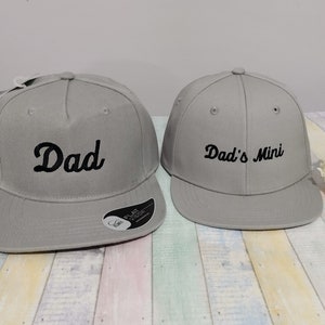 Papa Papas Mini Passende Hüte Set aus zwei Snapback-Caps Für Erwachsene und Kinder oder Babys Maschinell bestickt Verstellbarer Verschluss Bild 1