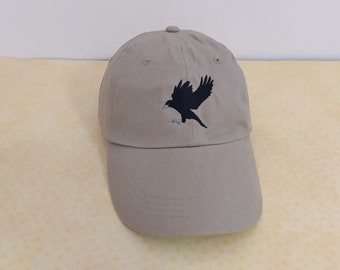 Flying crow | Machine embroidery | Adjustable baseball cap | Twill cotton fabric