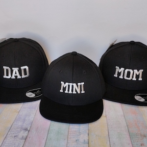 Dad Mom/Mum Mini | Matching hats | Set of three Snapback Hats | Two hats for adults and one for kid and baby | Machine embroidered