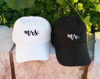 Mr and Mrs | Matching hats | Set of two caps | Machine embroidery | Adjustable baseball caps