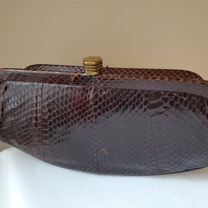 Cartera de mano antigua vintage de piel de serpiente color marrón chocolate de 10" x 5" y 1 bolsillo interior