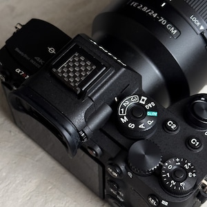 Handmade carbon fiber hot shoe cover for Sony, Canon, Nikon, Leica cameras flash shoe cover