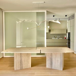 Stort matbord i travertinmarmor - Ovalt bord i natursten Tillverkat i Italien - Lyxmöbler - Marmordesign