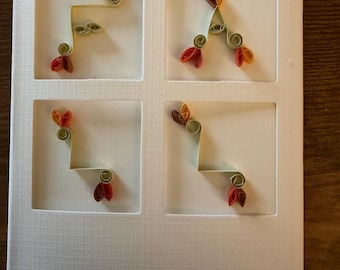 Tarjeta de otoño con hojas en filigrana