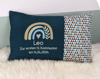 Kissen mit Bezug zur Kommunion ODER Konfirmation, bestickt mit Regenbogen personalisiert