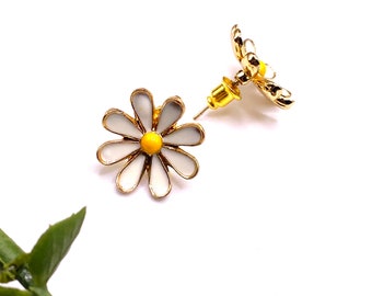 E18 Daisy, Flower, Earrings, Stud, Jewellery, Feminine, Gift, Dangle, Statement,