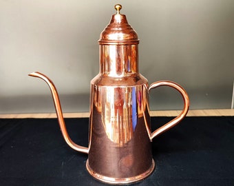 Copper oil container,oil cruet,olive oil bottle,handmade copper oil dispenser,copper bottle,home and kitchen decor,new home gift,pure copper
