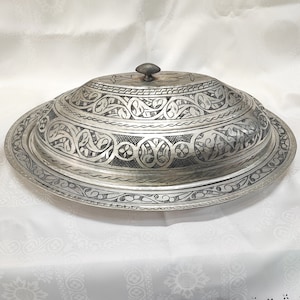 Copper oval serving plate,handmade copper large serving pot, copper dining platter with lid,rustic home decor, engraved copper serving tray