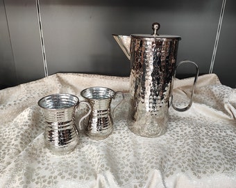 Wasserflasche aus reinem Kupfer mit Bechern, gehämmerter Kupferkrug, handgemachtes Kupferkrugset, Kupferkaraffe, Kupferbecher, neues Zuhause Geschenk, Küchendekor