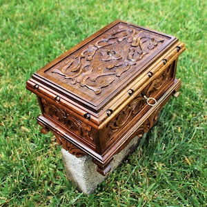 Traditional handmade walnut box,hand carved gift box,jewellery box,handcrafted wood box,vintage style large box,decorative gift